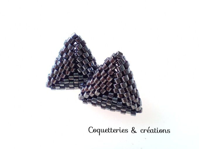 Puces triangle 3D perles Delica Miyuki - noir métal