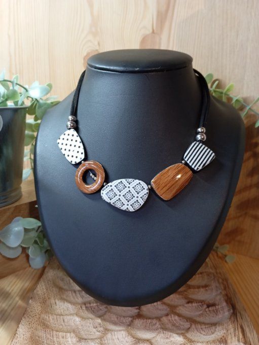 Collier tour de cou polymère bois et motifs variés