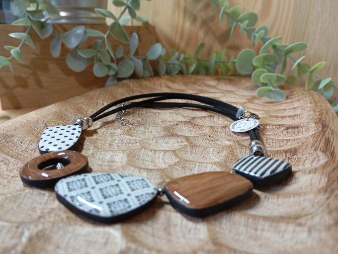 Collier tour de cou polymère bois et motifs variés