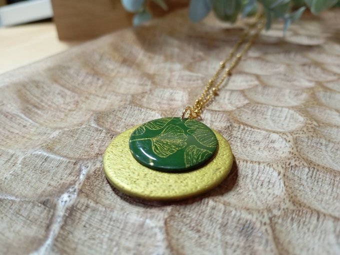 Collier pendentif cabochon fimo lentille or et kaki avec feuilles de ginko 