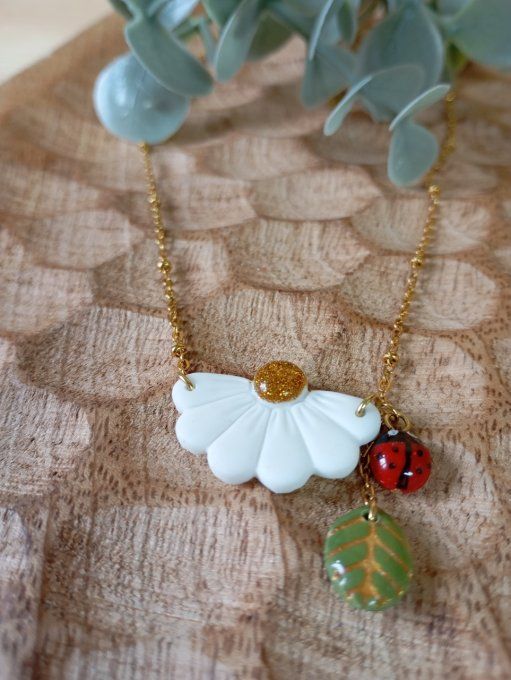 Collier "Marguerite & sa Coccinelle" – Finition Câble ou Chaîne