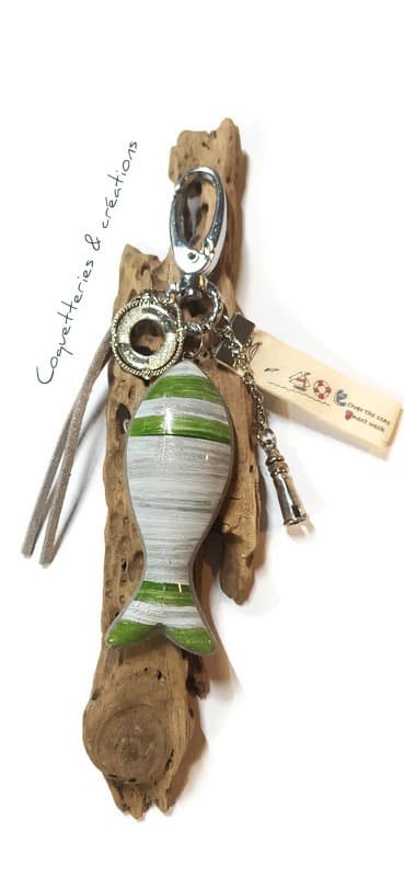 bijou de sac sardine imitation bois vert et blanc