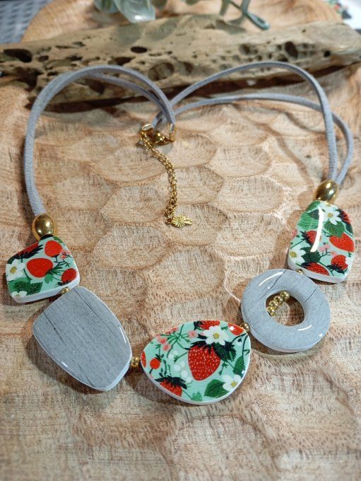 ​Collier Tour de Cou "Jardin Fraisier" – 5 Pièces en Argile Polymère