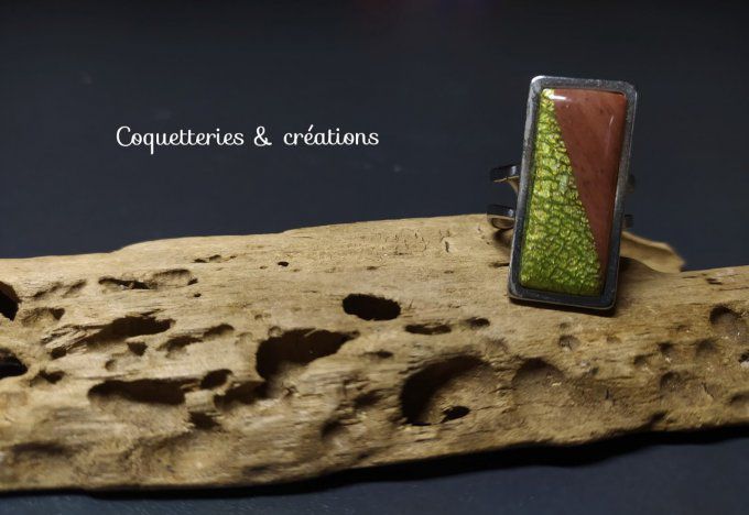 bague polymère, rectangle, vert craquelé métallisé  et bois