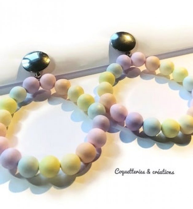 créoles perles arc en ciel pastel