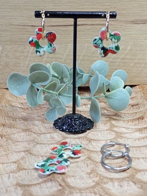 Boucles d'oreilles Créoles "Fleurs de Fraisiers" en Argile Polymère - Artisanat Loiret
