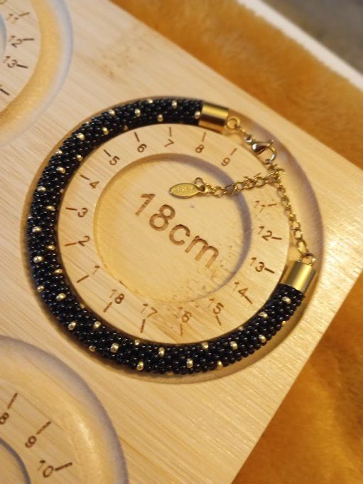 Bracelet bangle tissage au crochet perles Miyuki noir et doré