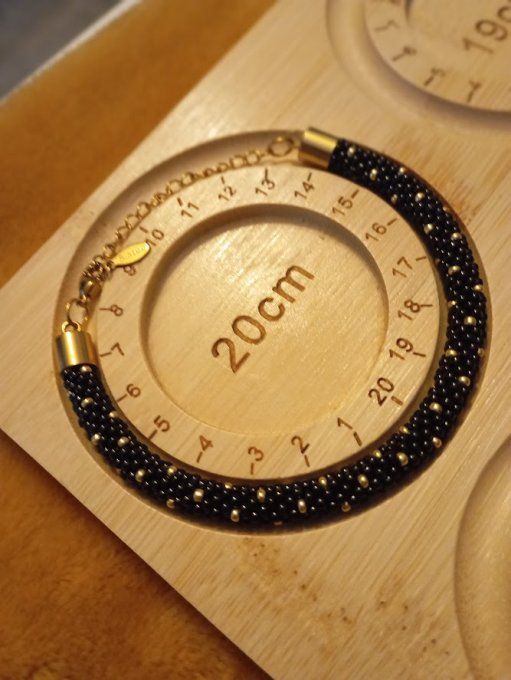 Bracelet bangle tissage au crochet perles Miyuki noir et doré