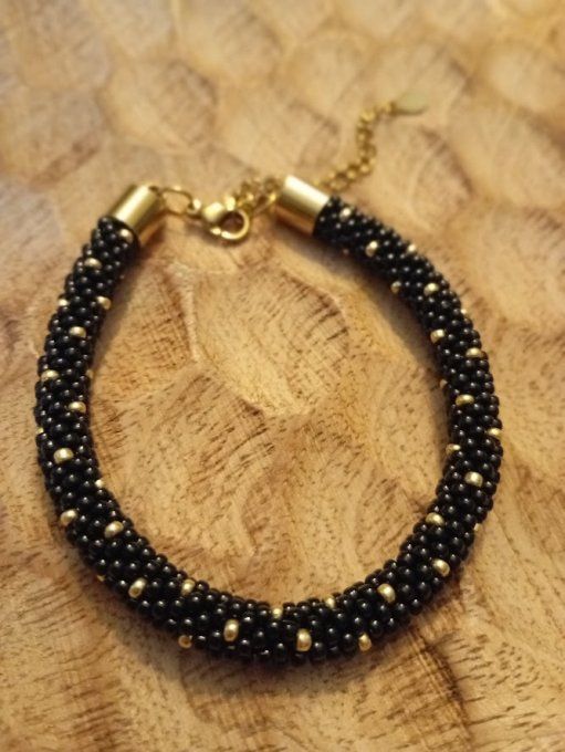 Bracelet bangle tissage au crochet perles Miyuki noir et doré