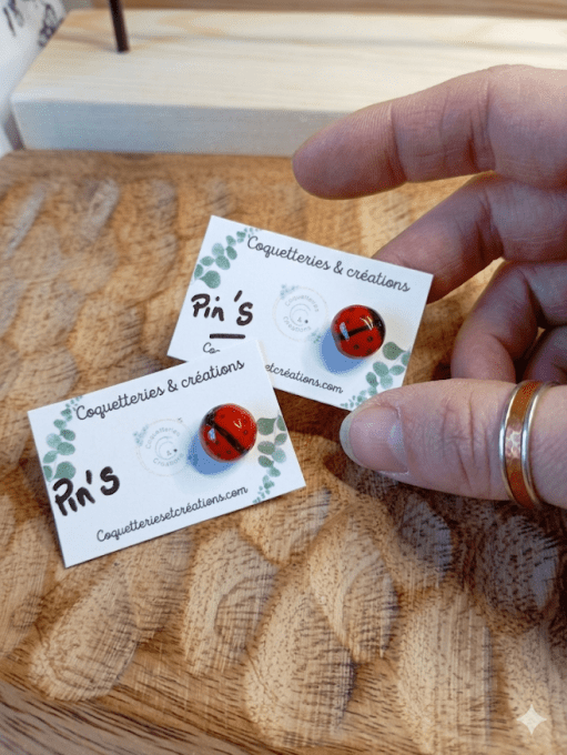 Pin's Coccinelle Porte-Bonheur - Création Artisanale en Argile Polymère