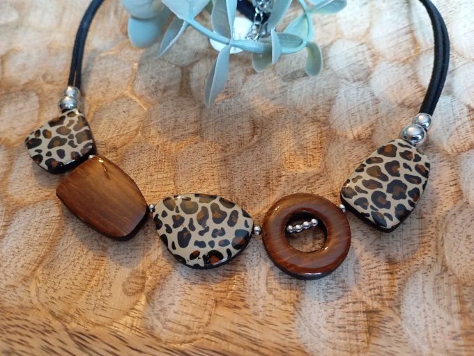 Collier tour de cou polymère sauvage et imitation bois