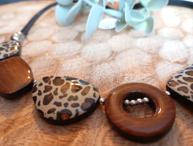 Collier tour de cou polymère sauvage et imitation bois