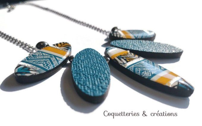 Collier tour de cou bleu canard et jaune orangé